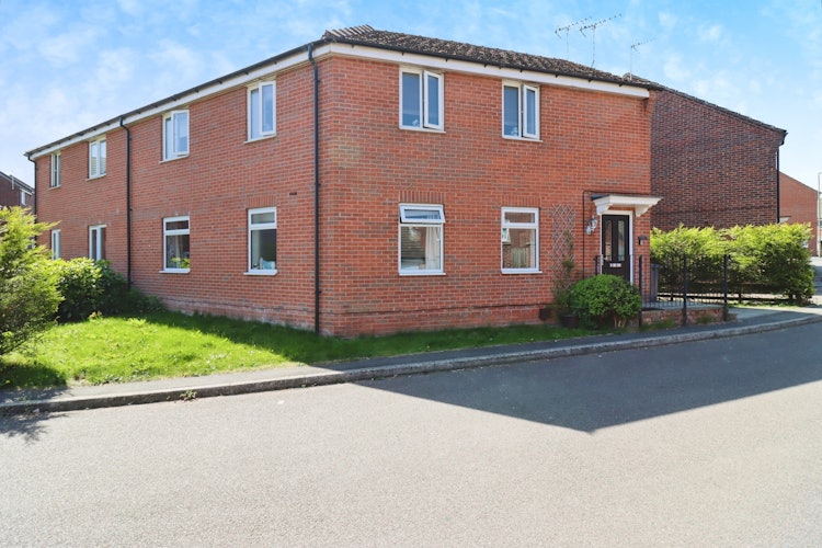 2 bedroom ground floor flat