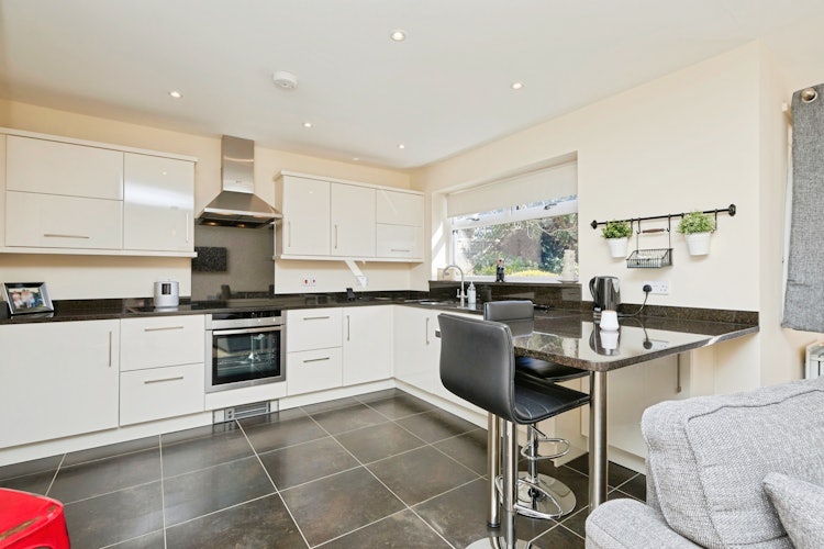 4 bedroom detached house