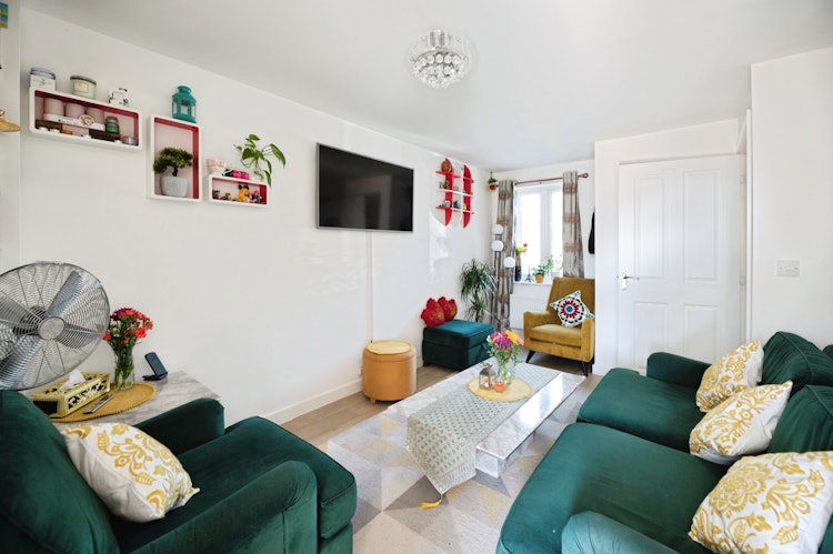 2 bedroom end of terrace house