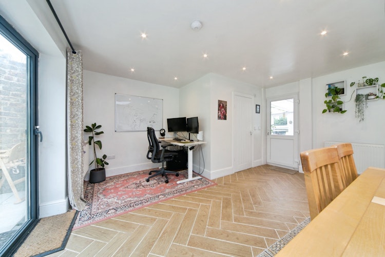 3 bedroom semi-detached house