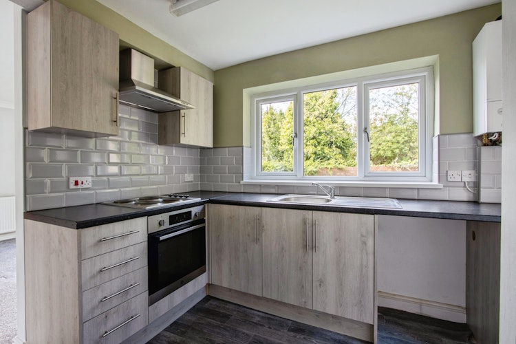3 bedroom detached house
