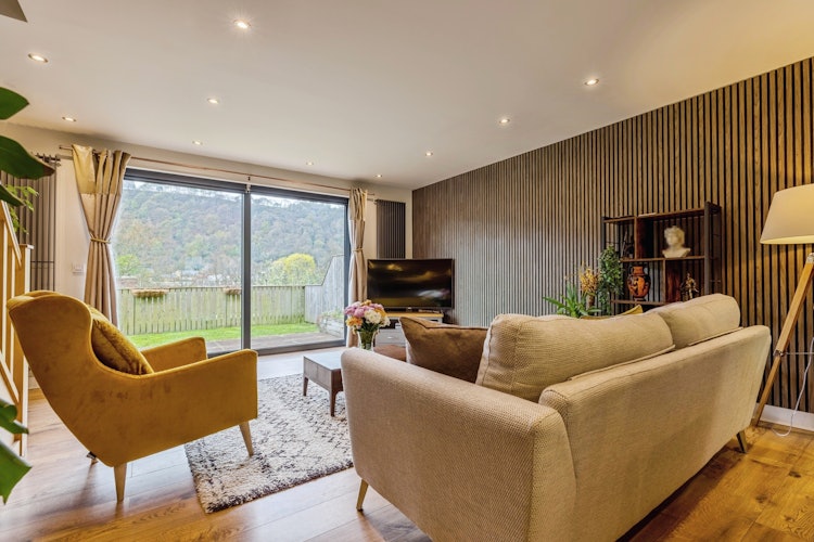3 bedroom semi-detached house