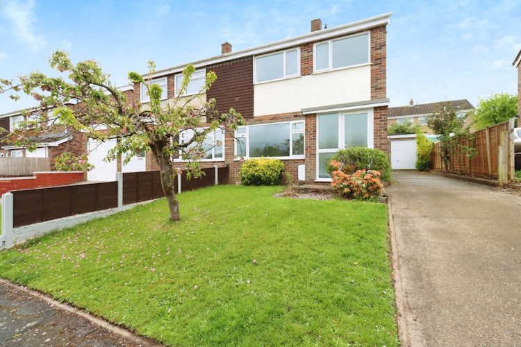 3 bedroom semi-detached house