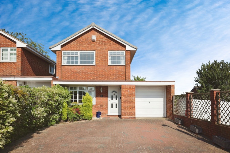 3 bedroom detached house