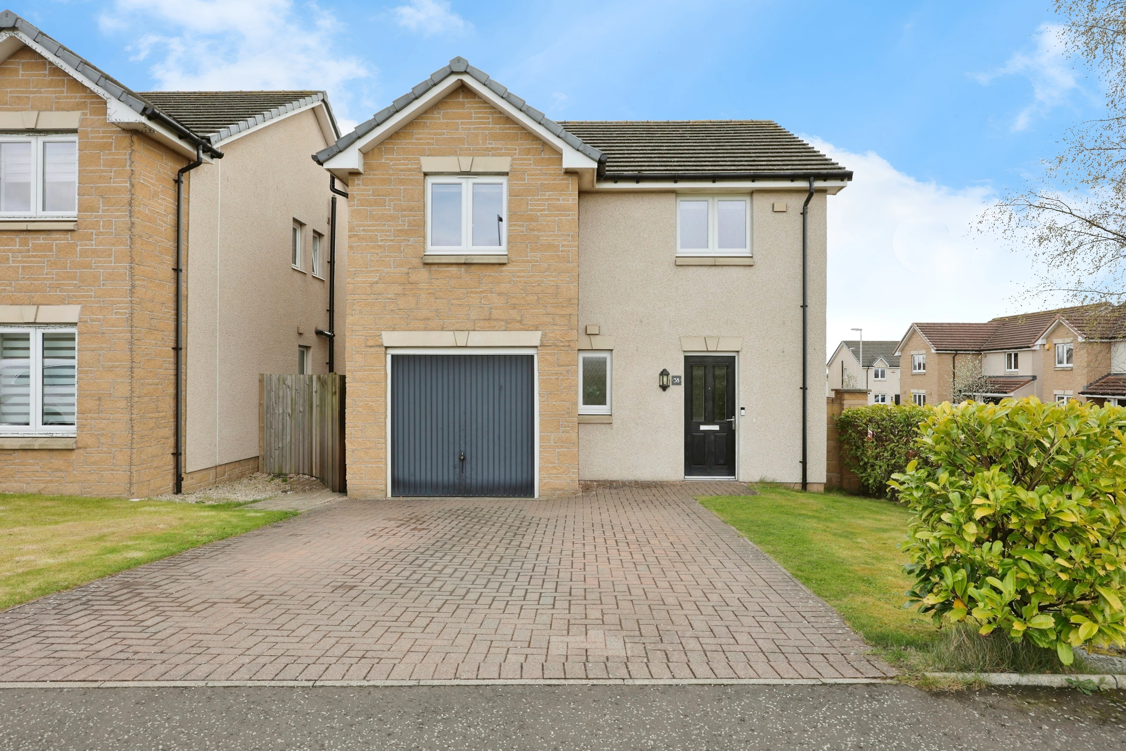 Mackinnon Place, Dunfermline