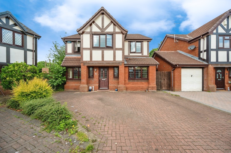 4 bedroom detached house