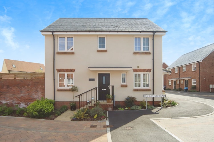 3 bedroom detached house