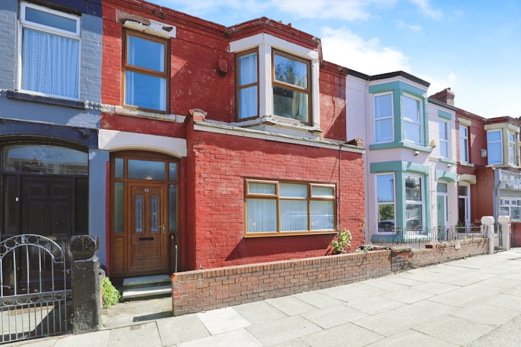 4 bedroom terraced house