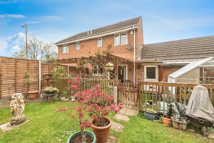 3 bedroom semi-detached house
