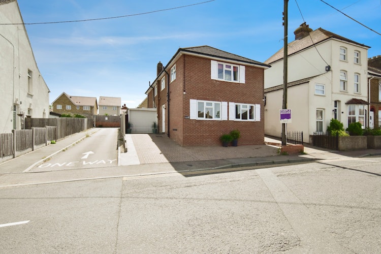 4 bedroom detached house