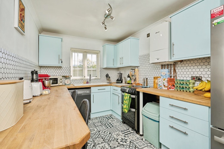 3 bedroom detached house