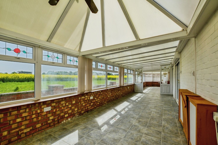 4 bedroom detached bungalow