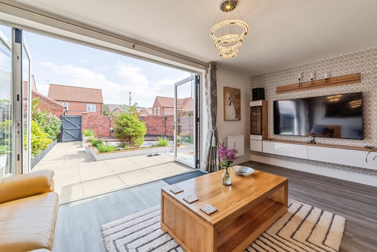 3 bedroom detached house