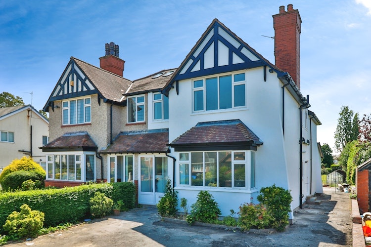 4 bedroom semi-detached house