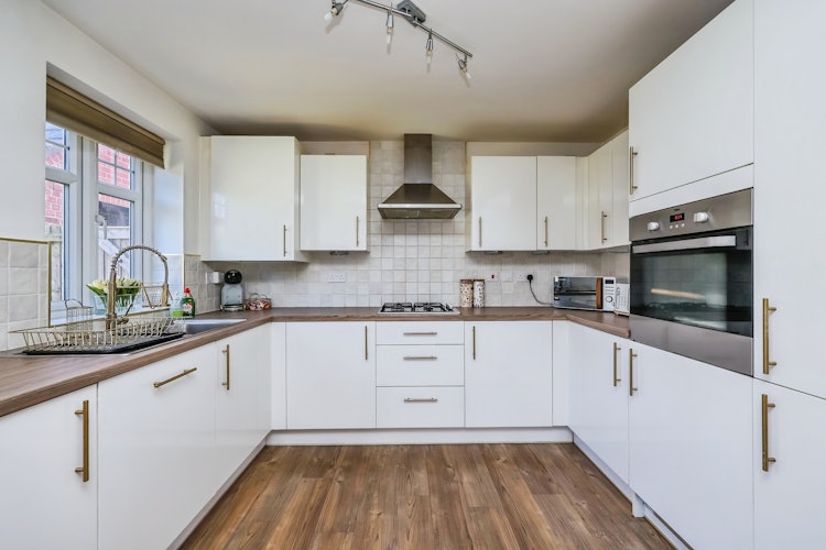 3 bedroom semi-detached house