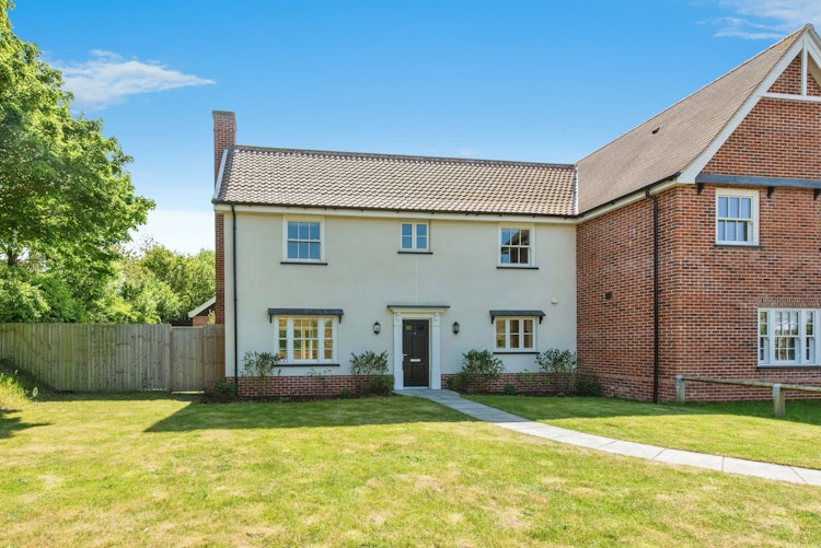 3 bedroom semi-detached house