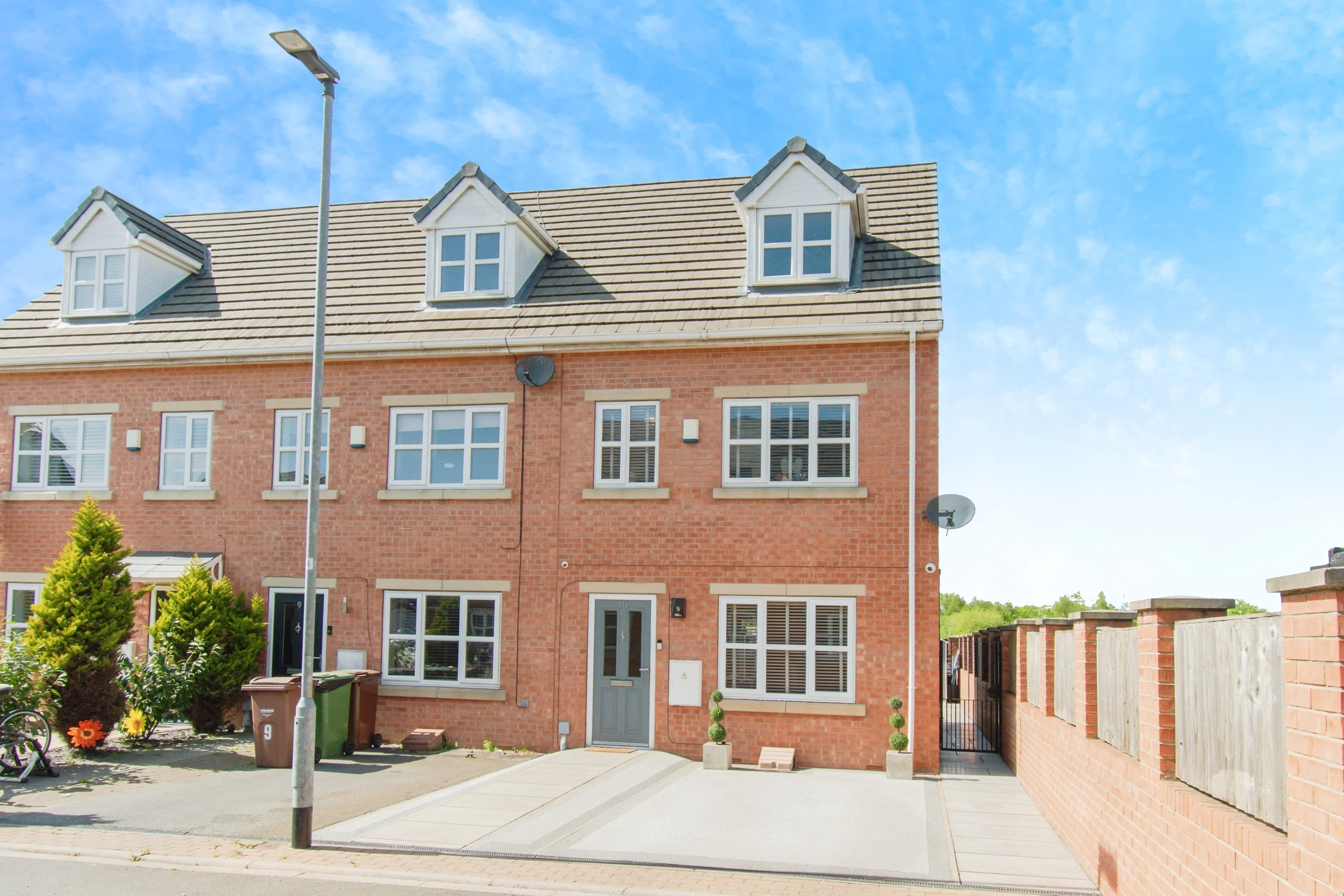 Gilcar Villas, Normanton