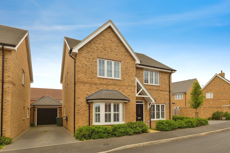 4 bedroom detached house