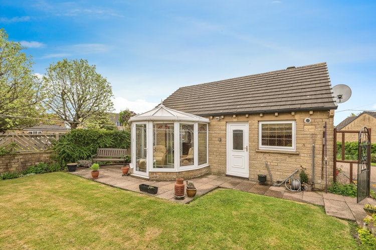 2 bedroom detached bungalow
