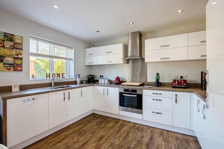 4 bedroom detached house
