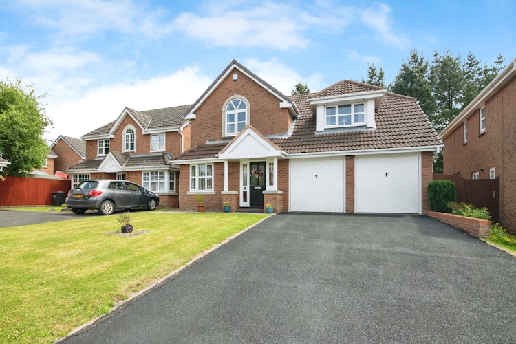4 bedroom detached house