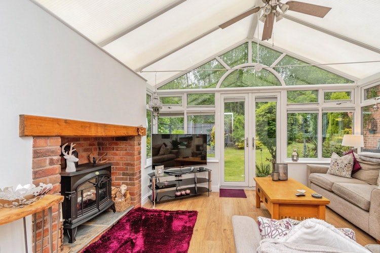 4 bedroom detached house