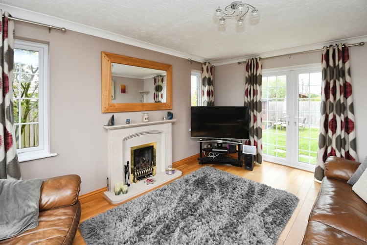 3 bedroom detached house