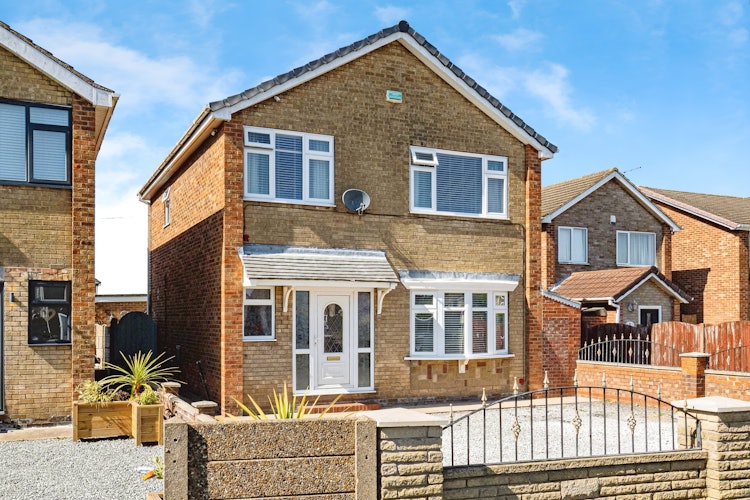 3 bedroom detached house