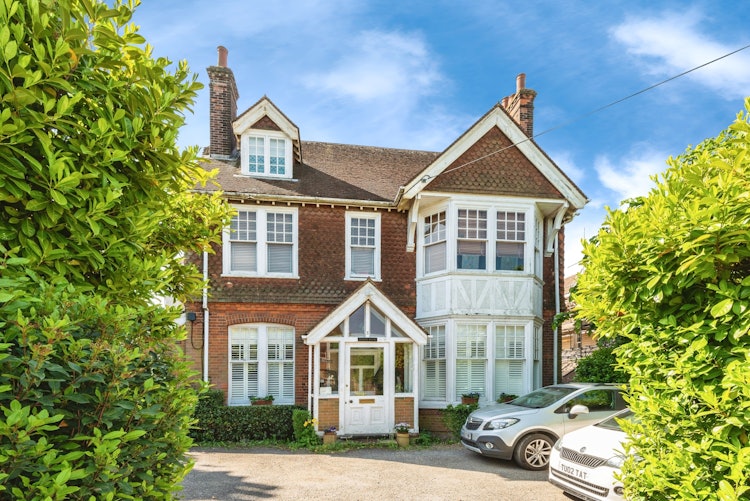 3 bedroom converted flat