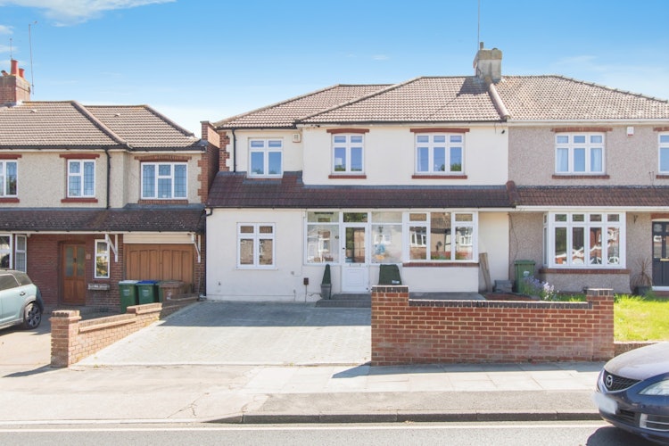 5 bedroom semi-detached house