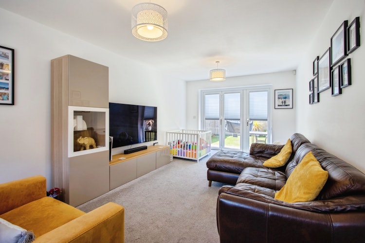 4 bedroom detached house
