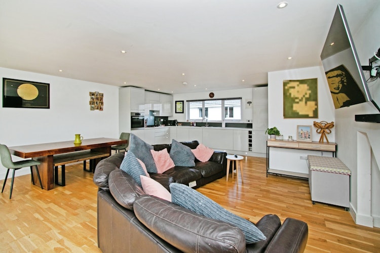 3 bedroom terraced house