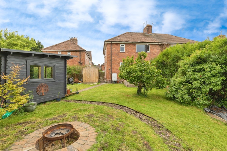 3 bedroom semi-detached house