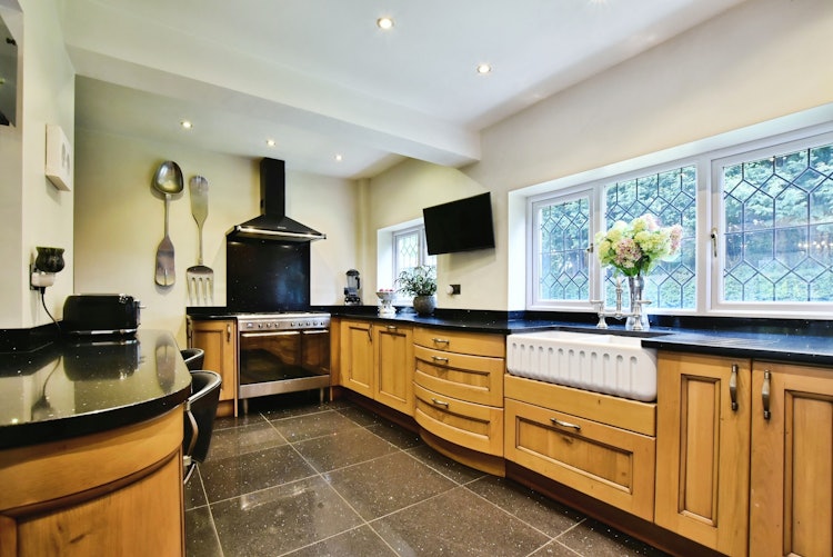 4 bedroom detached house