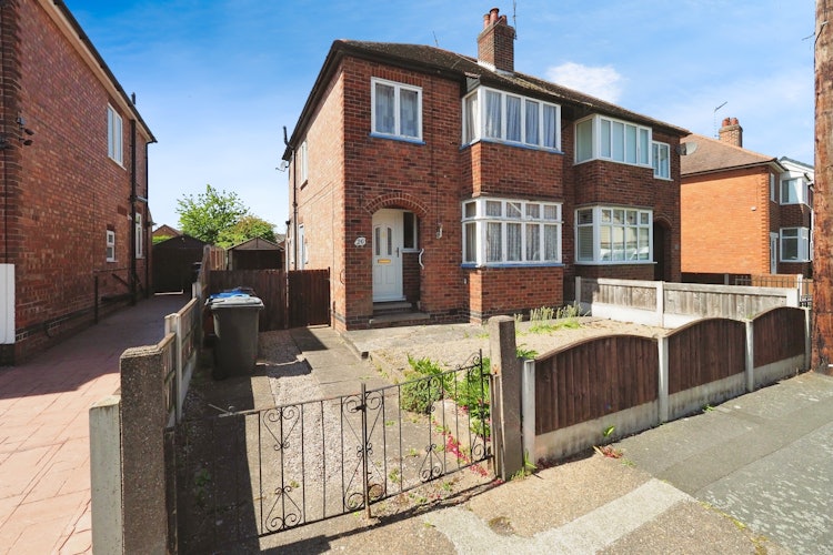 3 bedroom semi-detached house