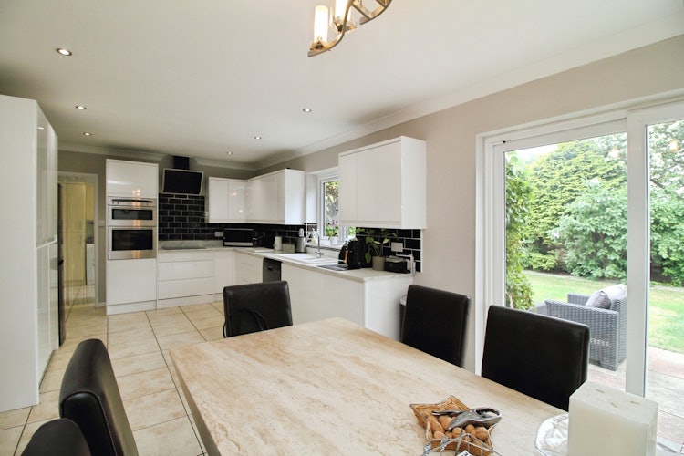3 bedroom detached bungalow