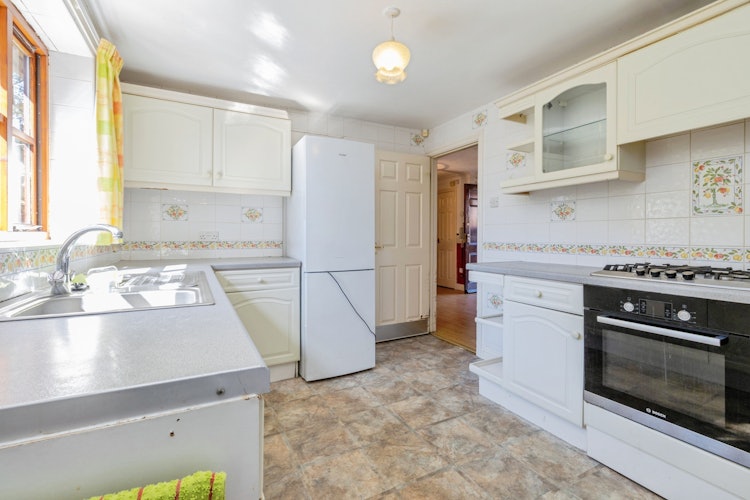 4 bedroom detached bungalow