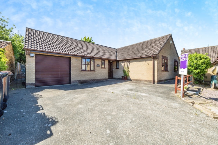 4 bedroom detached bungalow