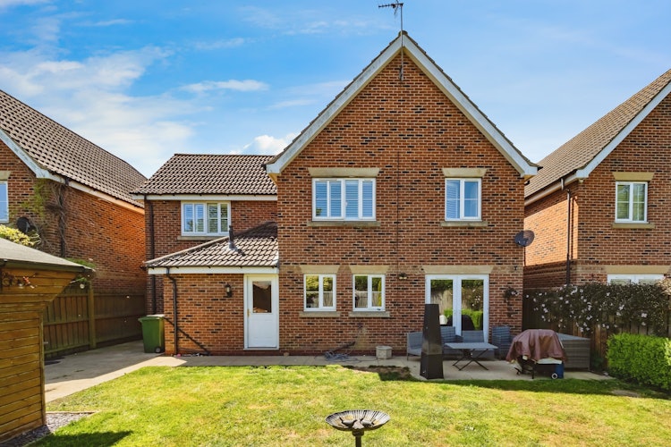 4 bedroom detached house