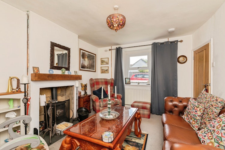 2 bedroom end of terrace house