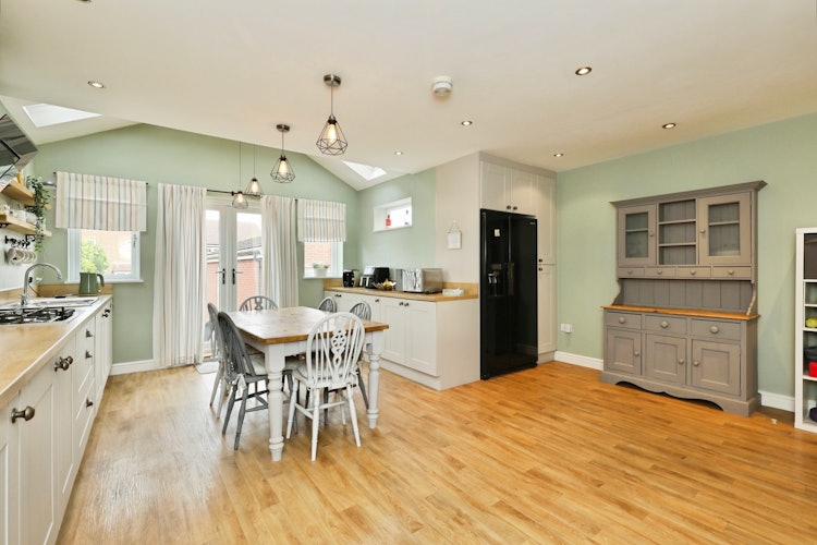 3 bedroom semi-detached house