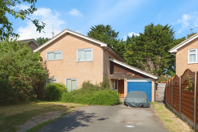4 bedroom detached house