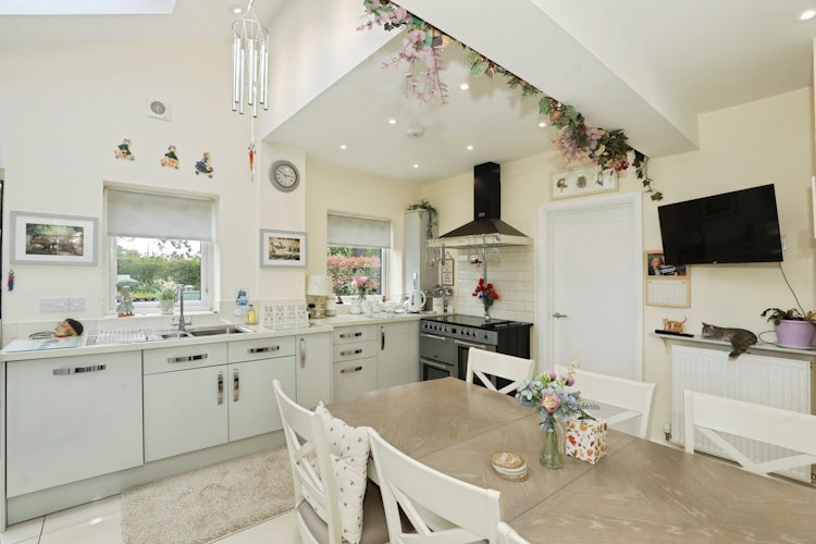 4 bedroom semi-detached house