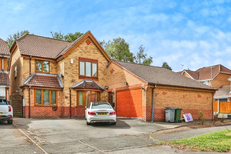 4 bedroom detached house