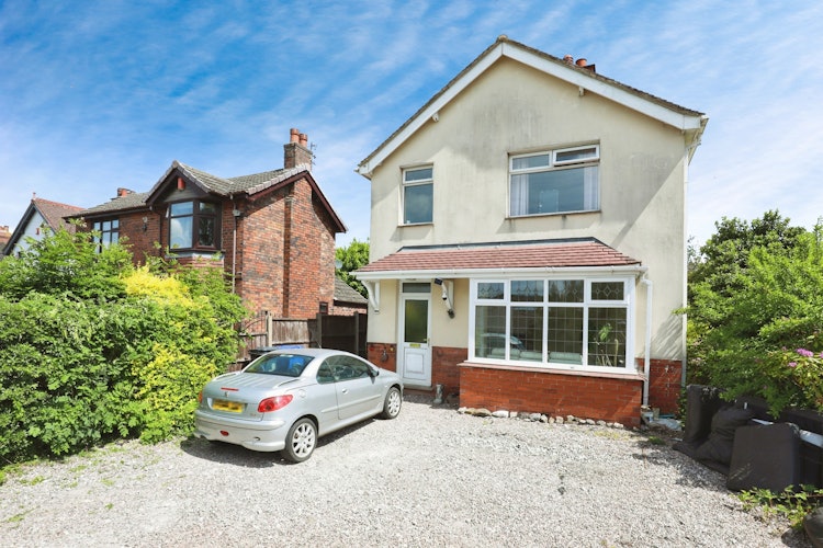 3 bedroom detached house