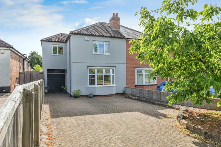 4 bedroom semi-detached house