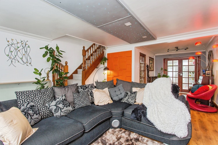 3 bedroom semi-detached house