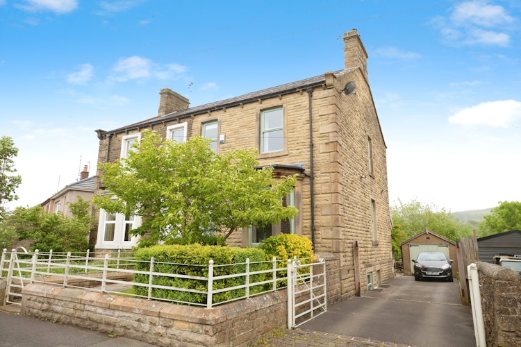 4 bedroom semi-detached house