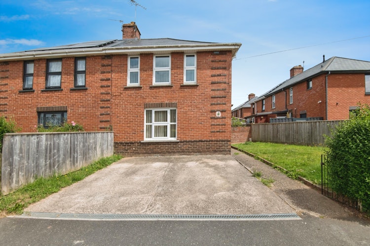 3 bedroom semi-detached house