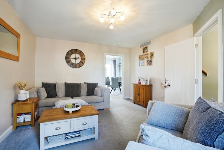 4 bedroom semi-detached house